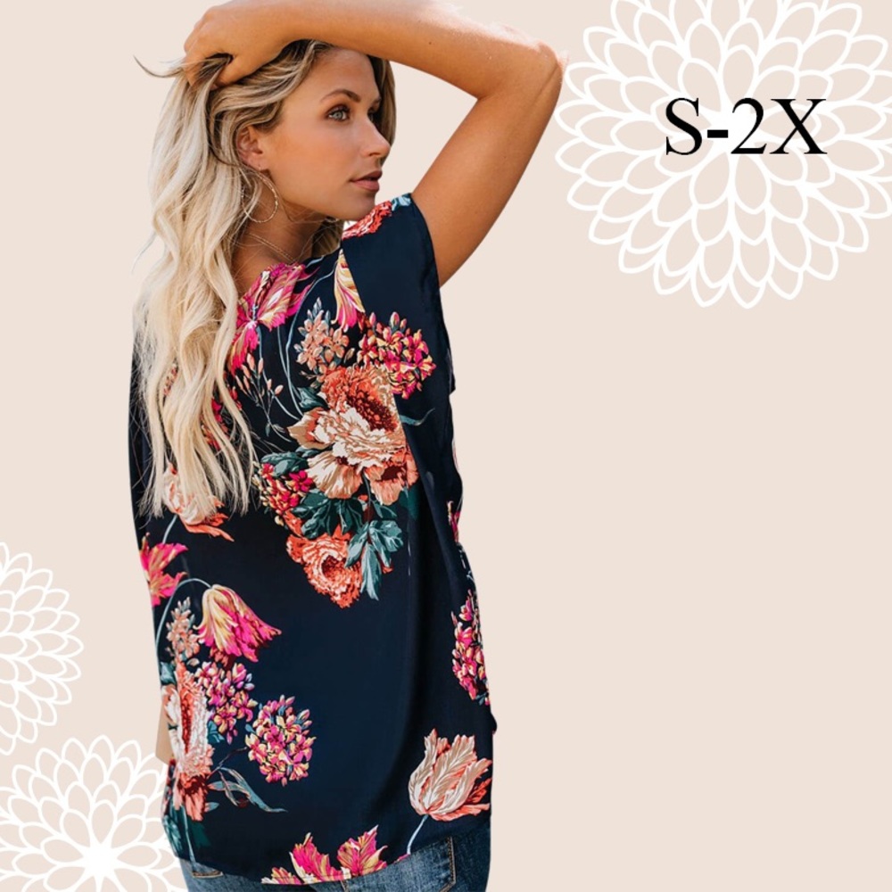Navy Floral Twist Top Sizes S-2X - Picture 5 of 6